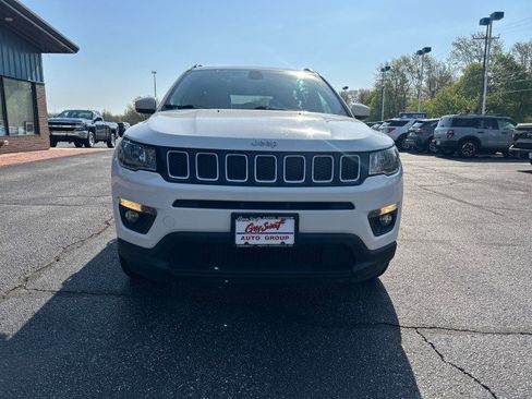 Used 2019 Jeep Compass Latitude w/ Cold Weather Group AWD/4WD image 3