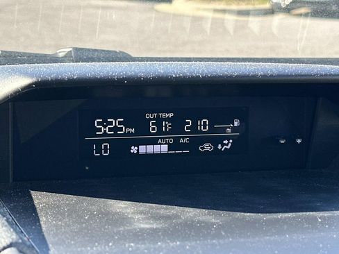 Used 2023 Subaru Crosstrek 2.0i Premium image 11