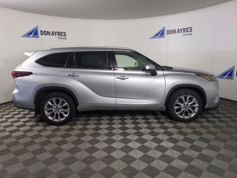 Used 2020 Toyota Highlander Limited AWD/4WD image 6