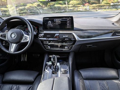 Used 2023 BMW 530e w/ M Sport Package RWD image 17