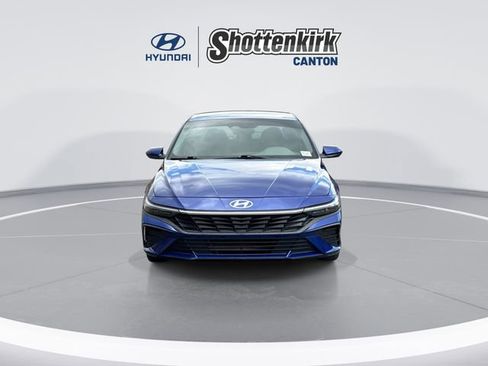 Used 2024 Hyundai Elantra SEL image 3