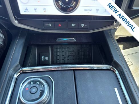 Used 2024 Ford Expedition Platinum AWD/4WD image 26
