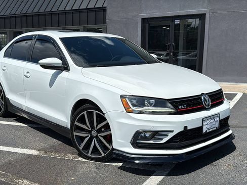 Used 2018 Volkswagen Jetta GLI FWD image 1
