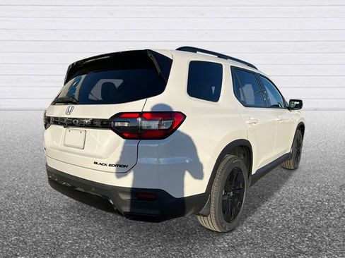 New 2026 Honda Pilot Black Edition image 5