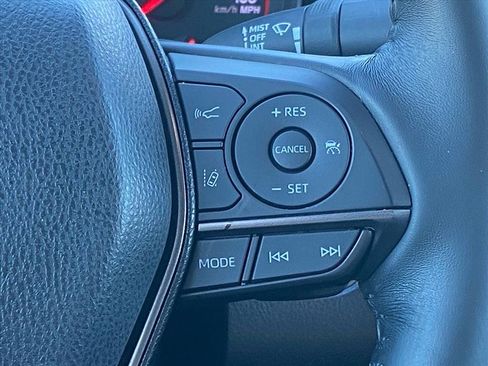 Used 2022 Toyota Camry XSE image 9