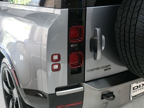 Used 2023 Land Rover Defender 110 X-Dynamic SE image 13
