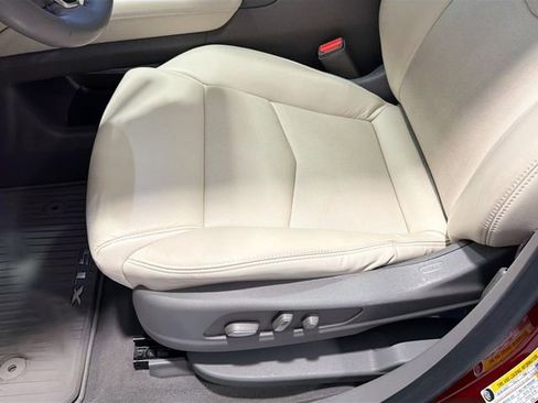 Certified 2018 Cadillac XT5 Luxury w/ Driver Awareness Package AWD/4WD image 18