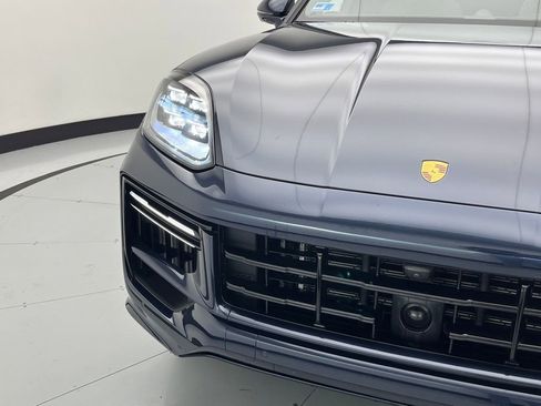 Used 2024 Porsche Cayenne Turbo image 43