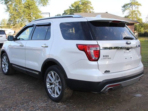 Used 2017 Ford Explorer Limited image 6