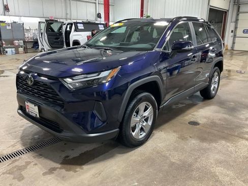 Used 2025 Toyota RAV4 XLE image 3