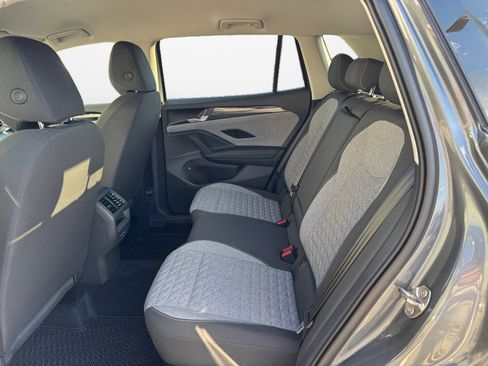 Used 2025 Volkswagen Tiguan S w/ 18" Wheel Package image 16