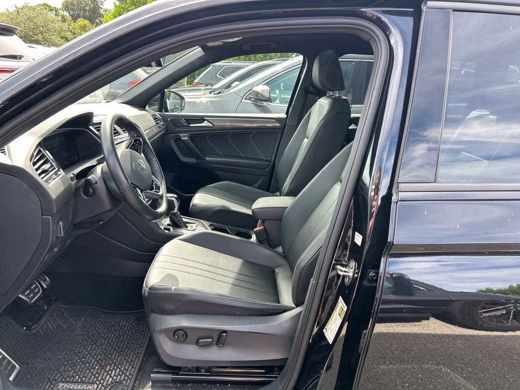 Used 2024 Volkswagen Tiguan SE R-Line FWD image 15