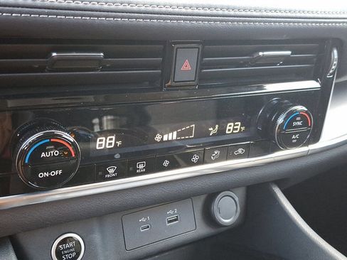 Certified 2022 Nissan Rogue SV image 15