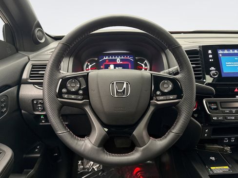 Used 2025 Honda Passport Black Edition image 12