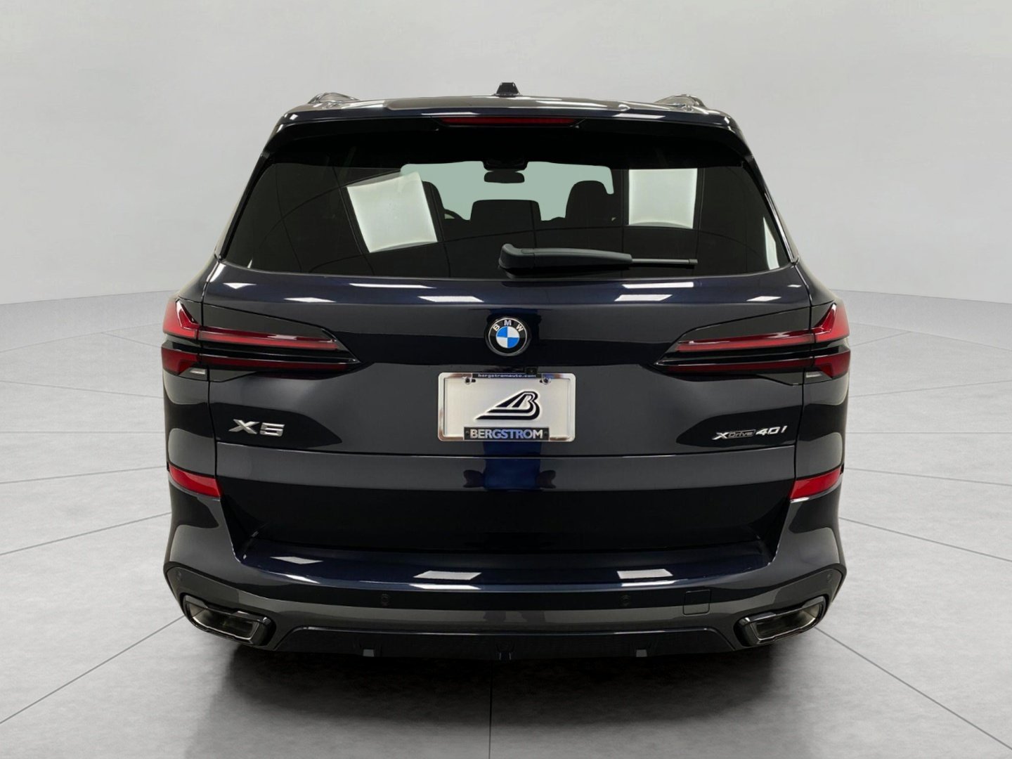 New 2026 BMW X5 xDrive40i w/ M Sport Package AWD/4WD image 4