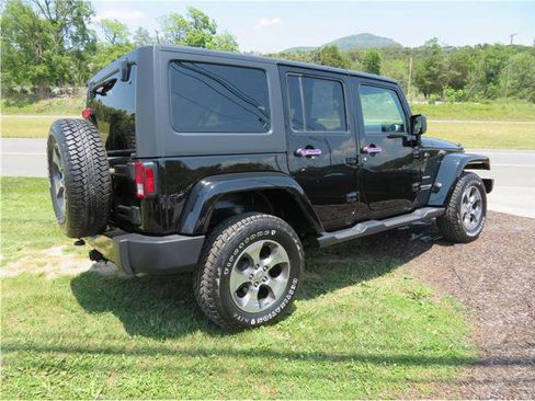 Used 2018 Jeep Wrangler Unlimited Sahara w/ Max Tow Package image 37