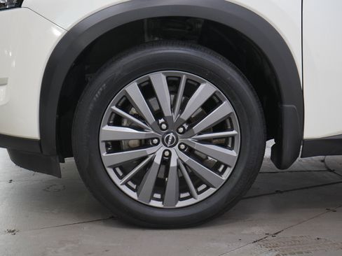 Used 2023 Nissan Pathfinder SL w/ SL Premium Package AWD/4WD image 32