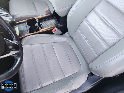 Used 2020 Honda CR-V Touring image 21