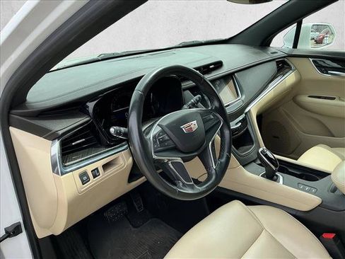 Used 2019 Cadillac XT5 AWD image 10
