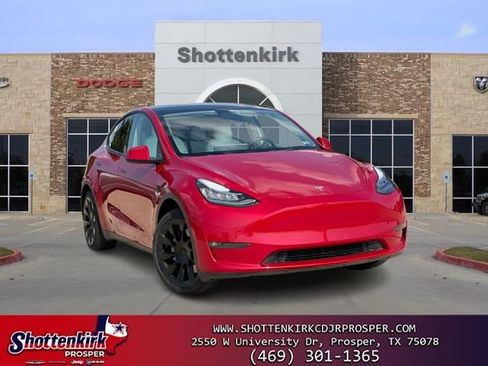 Used 2022 Tesla Model Y Long Range AWD/4WD image 1