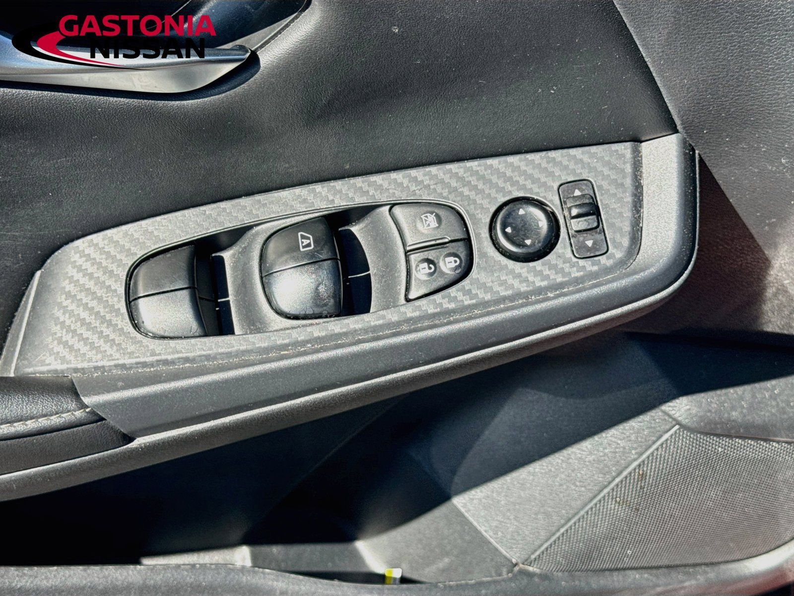 Used 2024 Nissan Sentra SV FWD image 22