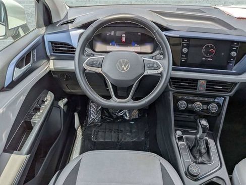 Certified 2024 Volkswagen Taos SE w/ Panoramic Sunroof Package AWD/4WD image 16