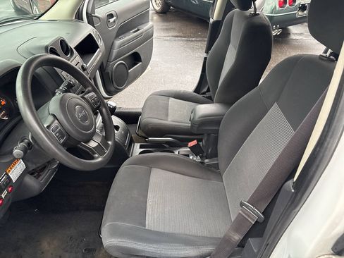 Used 2016 Jeep Patriot Sport w/ Power Value Group AWD/4WD image 13
