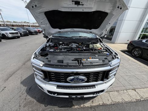 Used 2024 Ford F450 Platinum w/ FX4 Off-Road Package AWD/4WD image 34