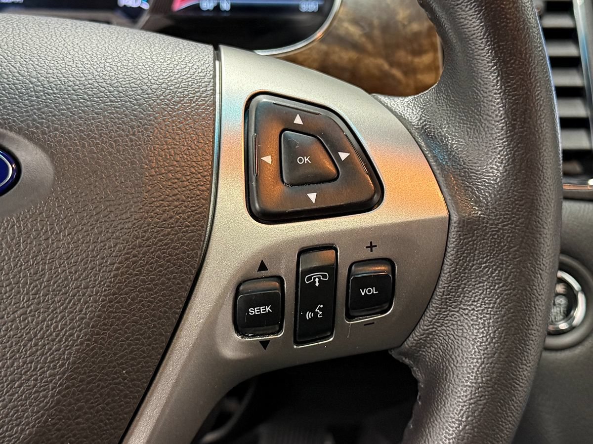 Used 2019 Ford Taurus Limited AWD/4WD image 17