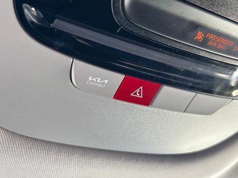 Certified 2024 Kia Seltos EX image 32