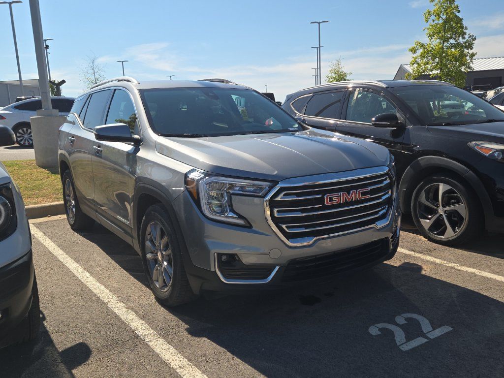 Used 2024 GMC Terrain SLT FWD image 4