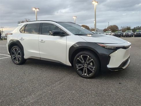 Used 2024 Toyota bZ4X Limited image 2