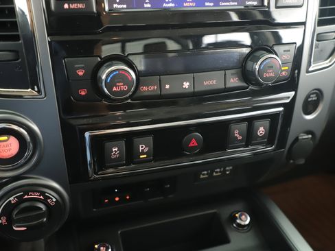 Used 2019 Nissan Titan Platinum Reserve w/ Platinum Utility Package image 15