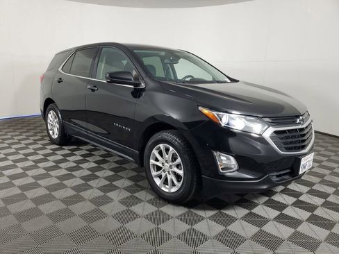 Used 2020 Chevrolet Equinox LT image 2
