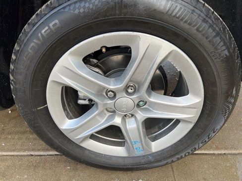 Certified 2023 Jeep Compass Latitude image 10