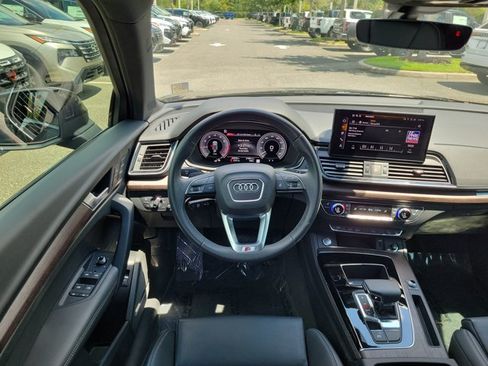 Used 2024 Audi Q5 e Premium Plus AWD/4WD image 11