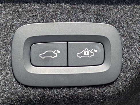 New 2024 Volvo S90 T8 Ultimate w/ Lounge Package AWD/4WD image 13