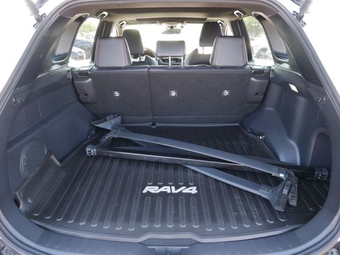Used 2025 Toyota RAV4 XSE w/ Weather Package AWD/4WD image 18