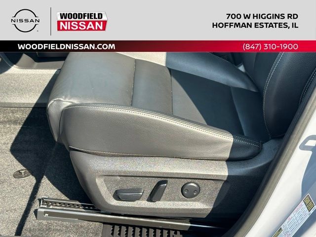 Certified 2025 Nissan Rogue SL w/ SL Premium Package AWD/4WD image 23
