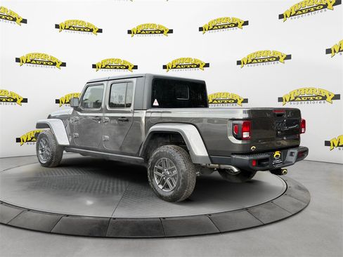 New 2025 Jeep Gladiator Sport image 3