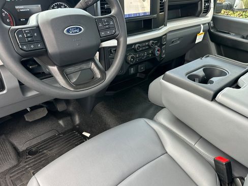 New 2026 Ford F250 XL w/ XL Chrome Package image 12