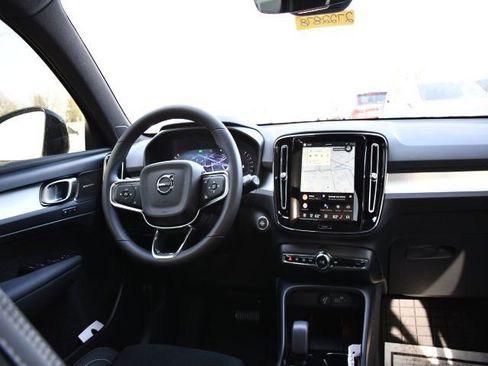 New 2026 Volvo XC40 B5 Ultra w/ Protection Package Premier image 19