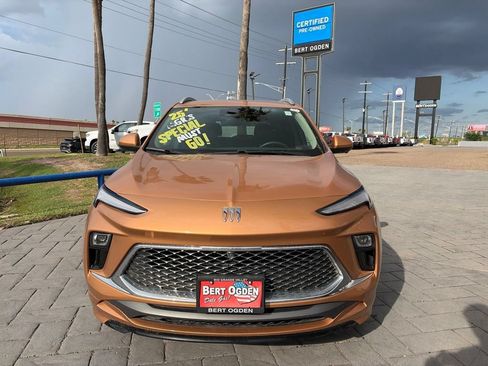 Used 2025 Buick Encore GX Avenir w/ Avenir Technology Package FWD image 2