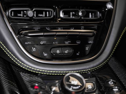 Used 2024 Aston Martin DBX 707 image 32