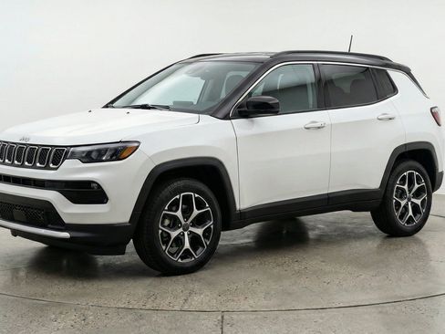 Used 2025 Jeep Compass Limited AWD/4WD image 3