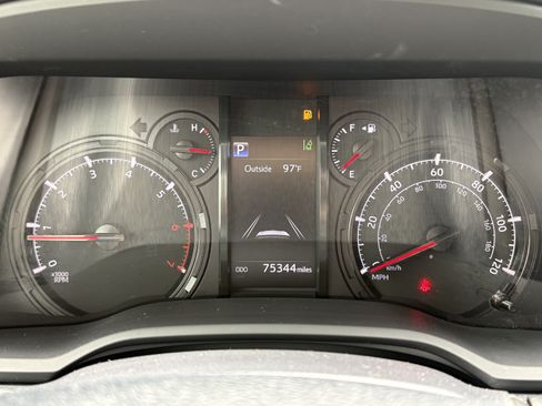 Used 2022 Toyota 4Runner SR5 Premium w/ Moonroof Package RWD image 20
