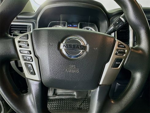 Used 2019 Nissan Titan S image 16