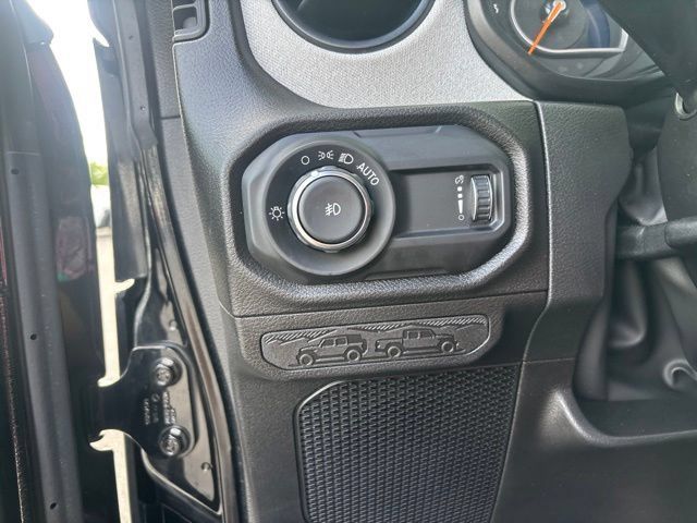 Used 2025 Jeep Wrangler Sport AWD/4WD image 26