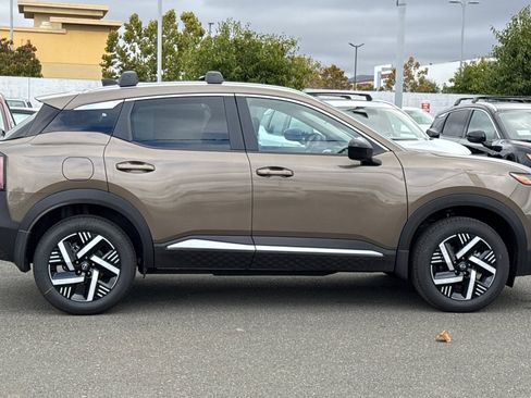 New 2026 Nissan Kicks SV w/ SV Premium Package image 3