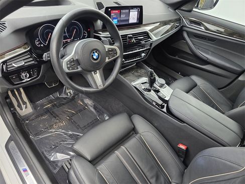 Used 2019 BMW 540i xDrive w/ M Sport Package image 10
